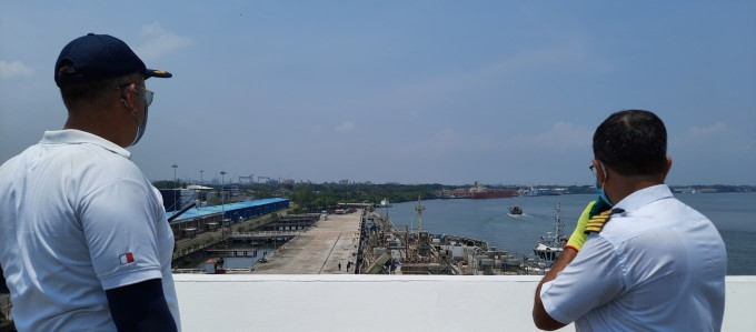 Bridge team during pilot pick-up, illustrating the bridge watch level concerns discussed in this section