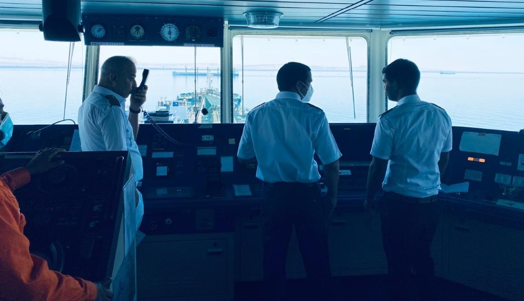 Master and pilot on the bridge during a Master Pilot Information Exchange